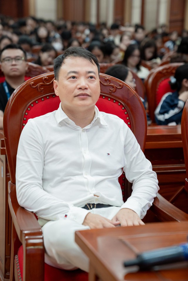 chong-phuong-oanh-2-17578602946521017109868.jpg