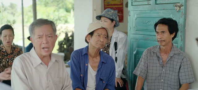 Bằng khuyên Phó chủ tịch xã Xuân 'buông' trang trại lợn để lên chức - Ảnh 1.
