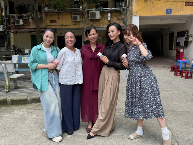 Vẻ ngoài mộc mạc của nghệ sĩ Tú Oanh 'Gió ngang khoảng trời xanh' - Ảnh 3.