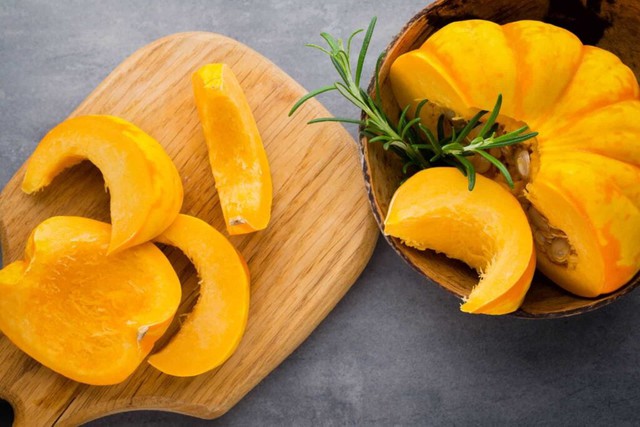 Thực phẩm giàu Vitamin A, hỗ trợ bảo vệ mắt, chống thoái hóa điểm vàng ai cũng nên ăn mỗi tuần - Ảnh 2. Thực phẩm giàu Vitamin A, hỗ trợ bảo vệ mắt, chống thoái hóa điểm vàng ai cũng nên ăn mỗi tuần - Ảnh 2.
