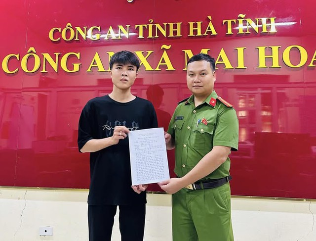 Vừa tốt nghiệp đại học, chàng trai viết đơn tình nguyện nhập ngũ - Ảnh 1.