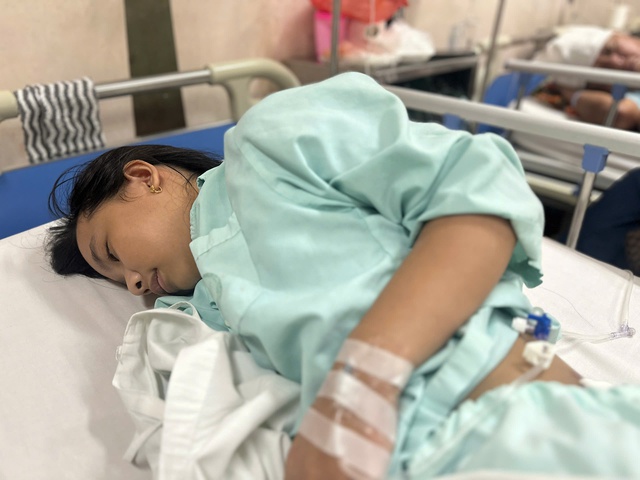 Vòng tay nhân ái: Giúp bé gái 12 tuổi vượt qua bệnh tật và khó khăn - Ảnh 2. Vòng tay nhân ái: Giúp bé gái 12 tuổi vượt qua bệnh tật và khó khăn - Ảnh 2.