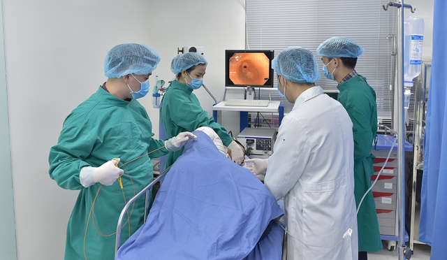 Người đàn ông phát hiện ung thư dạ dày từ dấu hiệu nhiều người Việt mắc phải - Ảnh 2.
