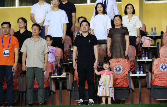 con-gai-do-my-linh-17587292334972006203640.png