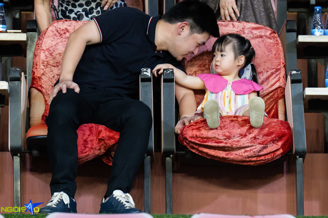 con-gai-do-my-linh6-17587298651821723959468.png