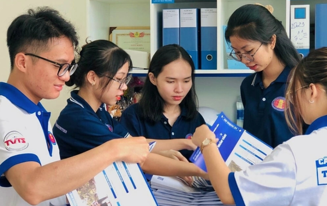 sinh-vien-nghi-tet-1758789702832898324663.png