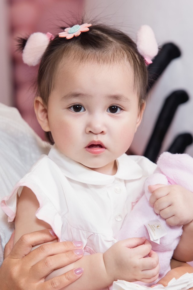 con-gai-chi-bao-1e-1758896235789751682128.jpg