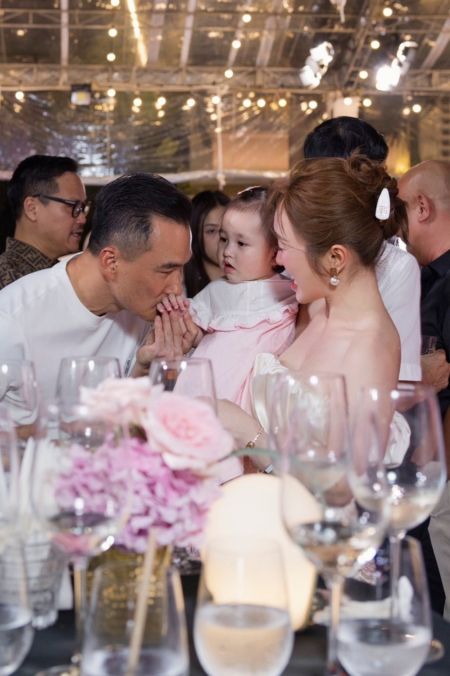 con-gai-chi-bao-1h-17588962358251133799326.jpg