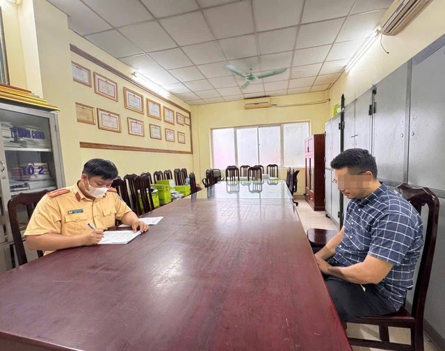 Thanh niên gây sự với nữ quân nhân ở Hà Đông bị Xử phạt nghiêm khắc - Ảnh 1.