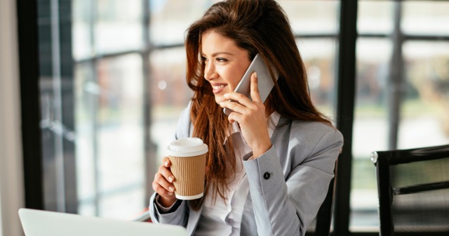 Bí quyết sống tự tin của phụ nữ hiện đại: Đơn giản nhưng khác biệt - Ảnh 2.
