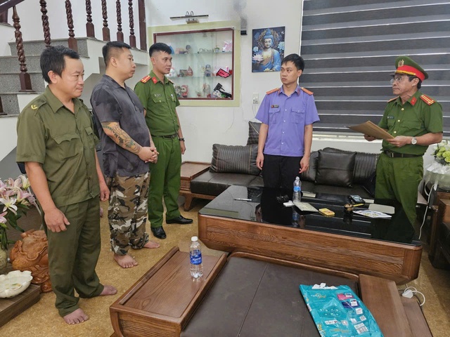 bat-doi-tuong-cho-vay-lai-suat-khung-thu-giu-nhieu-dao-va-kiem-17568960452511514391734.jpg
