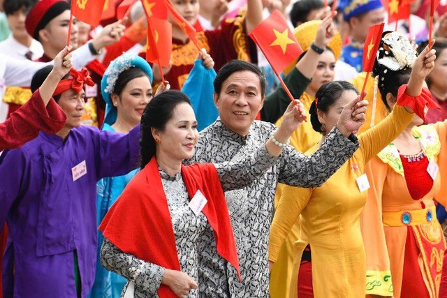 Vợ chồng nghệ sĩ nổi tiếng A80 chia sẻ b&iacute; quyết m&oacute;n cơm nắm muối vừng ngon - Ảnh 2.