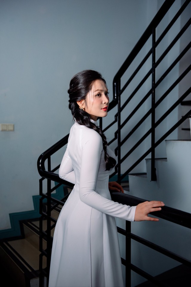 Vẻ đẹp giản dị của Duyên Quỳnh 'Viết tiếp câu chuyện hòa bình' - Ảnh 4. Vẻ đẹp giản dị của Duyên Quỳnh 'Viết tiếp câu chuyện hòa bình' - Ảnh 4.