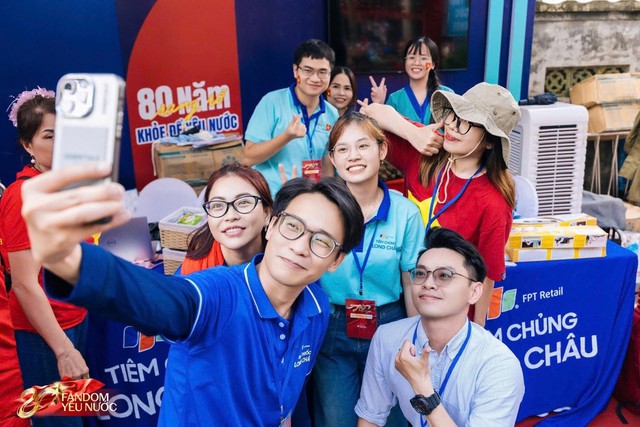 Những hình ảnh đẹp tại trạm khách A80 Tự Hào Việt Nam - Dấu ấn ấm áp trong ngày Quốc khánh - Ảnh 1. Những hình ảnh đẹp tại trạm khách A80 Tự Hào Việt Nam - Dấu ấn ấm áp trong ngày Quốc khánh - Ảnh 1.