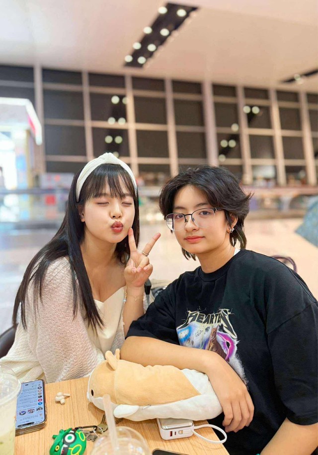 con-gai-thuy-hanh-7-17573889384521864313713.jpg