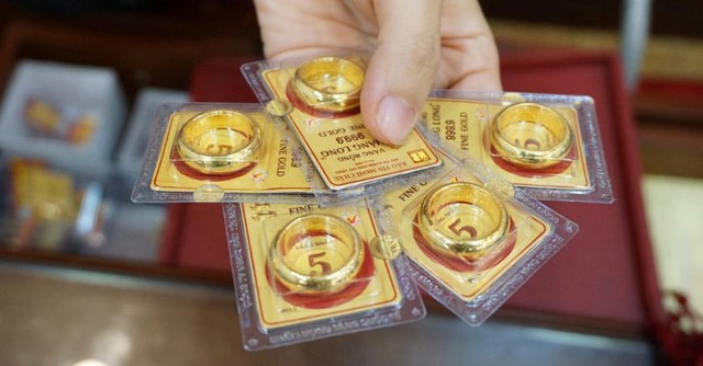 Giá vàng hôm nay 10/1: Vàng SJC, PNJ, DOJI, vàng nhẫn Bảo Tín Minh Châu tăng mức bao nhiêu? - Ảnh 1. Giá vàng hôm nay 10/1: Vàng SJC, PNJ, DOJI, vàng nhẫn Bảo Tín Minh Châu tăng mức bao nhiêu? - Ảnh 1.