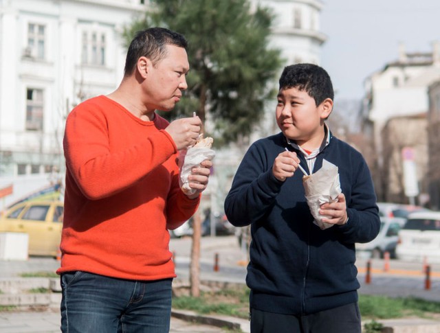 Tin lời hàng xóm đồn, chồng đưa con đi xét nghiệm ADN rồi nhận cú sốc lớn nhất đời mình - Ảnh 1. Tin lời hàng xóm đồn, chồng đưa con đi xét nghiệm ADN rồi nhận cú sốc lớn nhất đời mình - Ảnh 1.