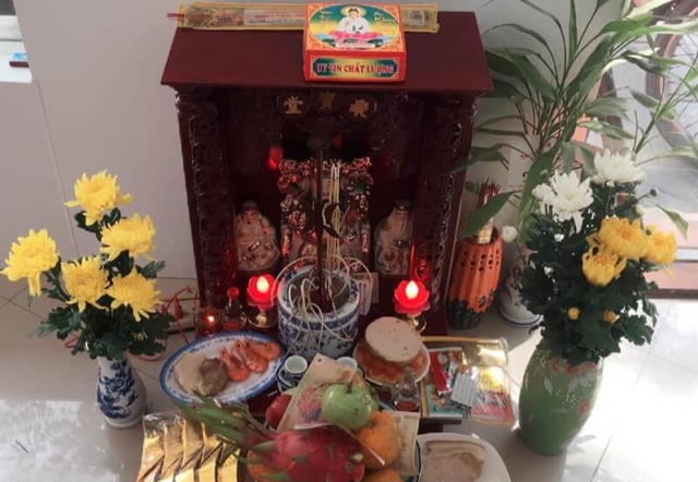 C&oacute; n&ecirc;n tỉa ch&acirc;n nhang b&agrave;n thờ Thần t&agrave;i? - Ảnh 2.