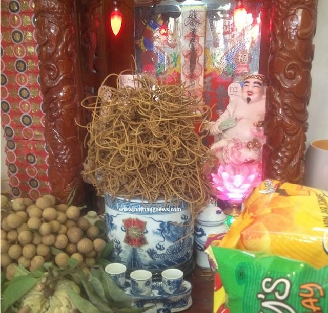 Ch&aacute;y b&aacute;t nhang Thần t&agrave;i điềm l&agrave;nh hay dữ?  - Ảnh 4.