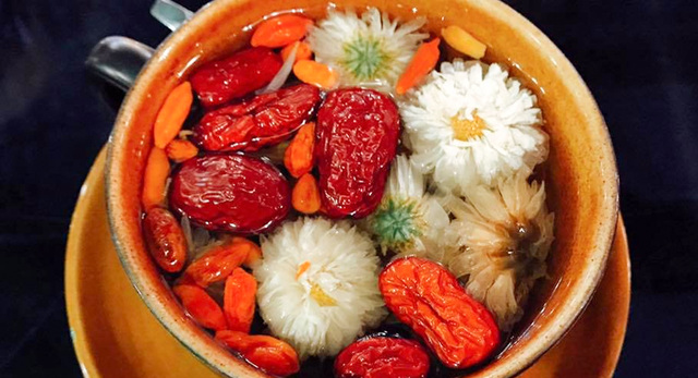 Đây mới là cách ăn táo đỏ trị mất ngủ đơn giản tại nhà - Ảnh 2. Đây mới là cách ăn táo đỏ trị mất ngủ đơn giản tại nhà - Ảnh 2.