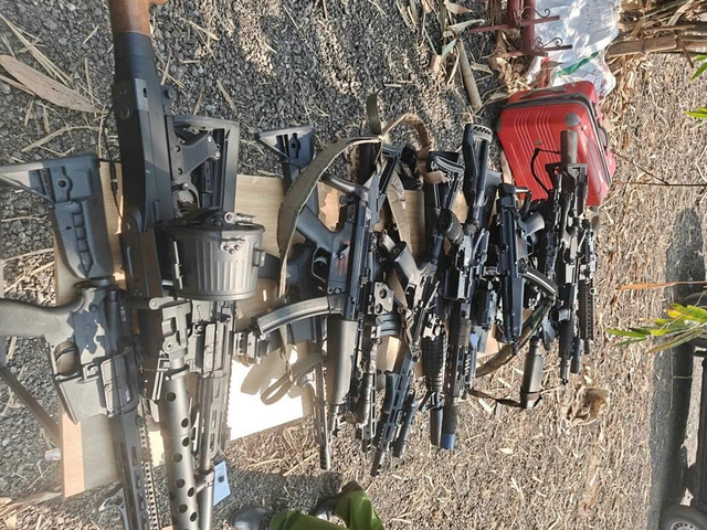 Sử dụng dụng cụ giống s&uacute;ng chơi &ldquo;đ&aacute;nh trận giả&rdquo;, nh&oacute;m thanh ni&ecirc;n bị xử l&yacute; - Ảnh 2.