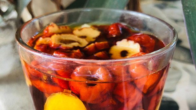 Đây mới là cách ăn táo đỏ trị mất ngủ đơn giản tại nhà - Ảnh 3. Đây mới là cách ăn táo đỏ trị mất ngủ đơn giản tại nhà - Ảnh 3.