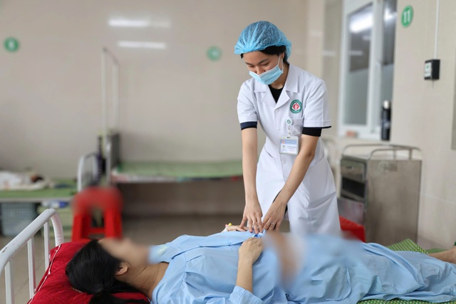 Rau bong non tuần 39: Biến chứng sản khoa nguy hiểm v&agrave; m&agrave;n giải cứu mẹ con phụ sản th&agrave;nh c&ocirc;ng - Ảnh 1.