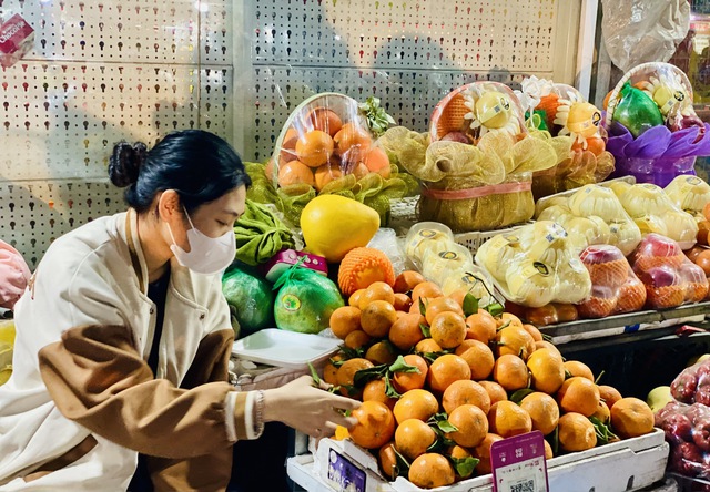 Nhiều loại qu&yacute;t Trung Quốc đang &ldquo;đột lốt&rdquo; h&agrave;ng Việt b&aacute;n tr&agrave;n ngập thị trường - Ảnh 3.