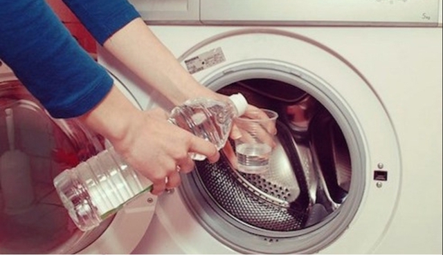 Loại vi khuẩn nguy hiểm ẩn m&igrave;nh trong m&aacute;y giặt v&agrave; c&aacute;ch vệ sinh đ&uacute;ng c&aacute;ch - Ảnh 2.