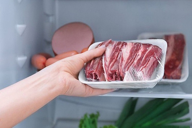 Có nên rửa thịt trước khi cho vào tủ lạnh không? - Ảnh 2. Có nên rửa thịt trước khi cho vào tủ lạnh không? - Ảnh 2.