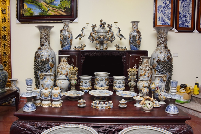 Mâm bồng để trước hay sau bát hương là đúng? - Ảnh 3. Mâm bồng để trước hay sau bát hương là đúng? - Ảnh 3.