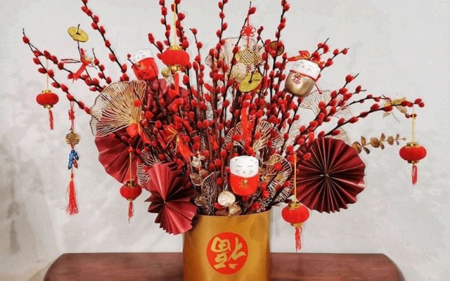 C&aacute;ch cắm hoa ng&agrave;y Tết đẹp, đơn giản mang lại may mắn cho gia chủ - Ảnh 2.