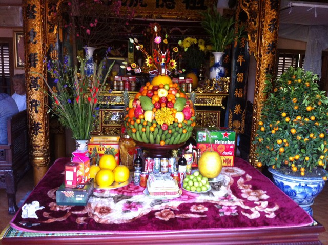 &Yacute; nghĩa của m&acirc;m bồng tr&ecirc;n b&agrave;n thờ Việt - Ảnh 3.