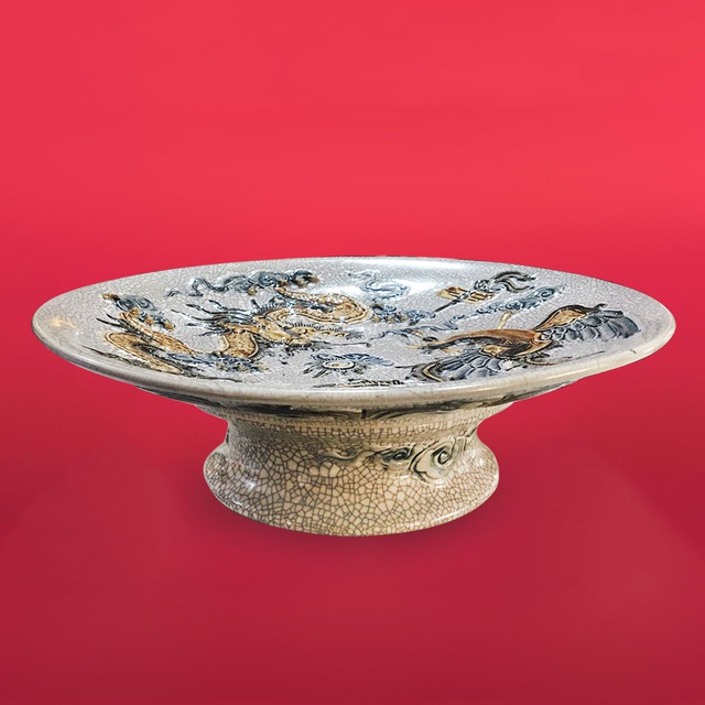 Mâm bồng để trước hay sau bát hương là đúng? - Ảnh 4. Mâm bồng để trước hay sau bát hương là đúng? - Ảnh 4.