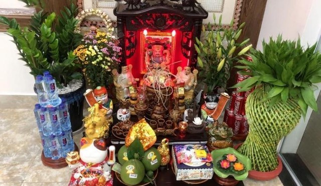 Những ki&ecirc;ng kỵ khi lau dọn b&agrave;n thờ Thần t&agrave;i cuối năm cần biết - Ảnh 3.
