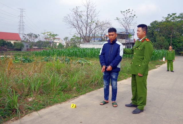 Bắt đối tượng sinh năm 2002 hiếp dâm bé gái 13 tuổi - Ảnh 1. Bắt đối tượng sinh năm 2002 hiếp dâm bé gái 13 tuổi - Ảnh 1.