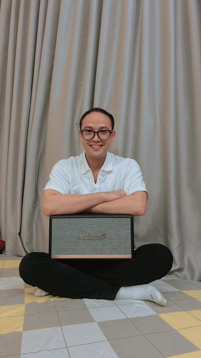 NSƯT quê Hưng Yên 'ăn cơm vội vã', thức khuya dậy sớm 'chạy' Gala Cười 2026 - Ảnh 4. NSƯT quê Hưng Yên 'ăn cơm vội vã', thức khuya dậy sớm 'chạy' Gala Cười 2026 - Ảnh 4.