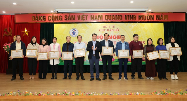 C&ocirc;ng t&aacute;c d&acirc;n số năm 2025: Dấu mốc 'về đ&iacute;ch' quan trọng, tạo nền tảng cho giai đoạn mới - Ảnh 5.