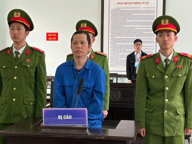 Cựu c&aacute;n bộ t&iacute;n dụng ng&acirc;n h&agrave;ng chiếm đoạt tiền tỷ - Ảnh 1.