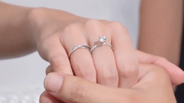 Năm 2026, dưới 2 triệu đồng c&oacute; mua được nhẫn cầu h&ocirc;n? - Ảnh 4.