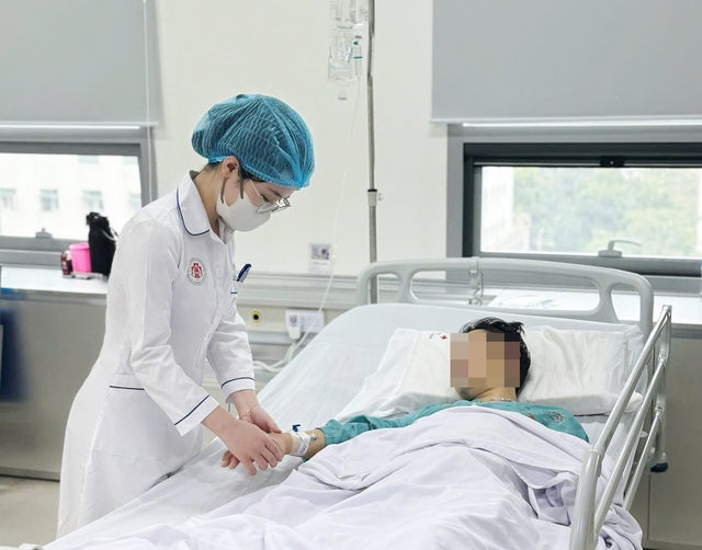 Chủ quan với vết thương do chuột cắn, thanh niên 16 tuổi mắc bệnh nhiễm trùng toàn thân hiếm gặp - Ảnh 1. Chủ quan với vết thương do chuột cắn, thanh niên 16 tuổi mắc bệnh nhiễm trùng toàn thân hiếm gặp - Ảnh 1.