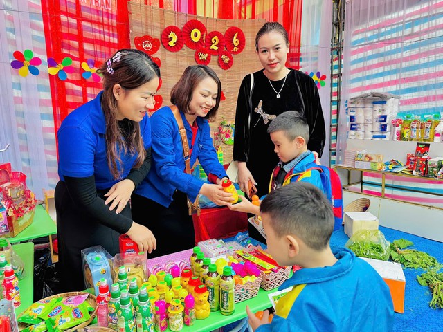 Rửa xe g&acirc;y quỹ Tết cho trẻ em c&oacute; ho&agrave;n cảnh kh&oacute; khăn - Ảnh 6.