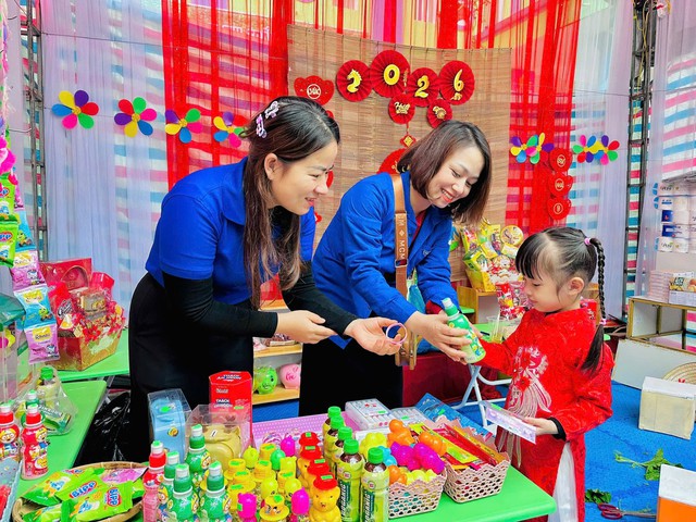 Rửa xe g&acirc;y quỹ Tết cho trẻ em c&oacute; ho&agrave;n cảnh kh&oacute; khăn - Ảnh 7.