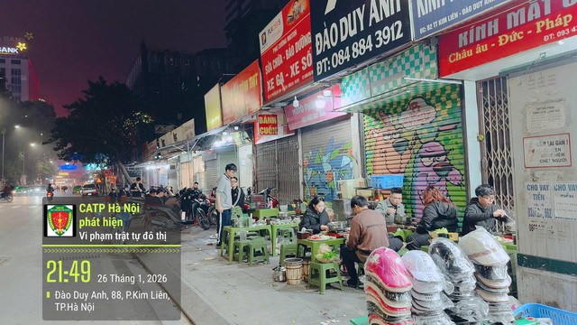 Hà Nội mỗi ngày: Nhiều vi phạm trật tự đô thị gia tăng về đêm, phát hiện 302 trường hợp - Ảnh 1. Hà Nội mỗi ngày: Nhiều vi phạm trật tự đô thị gia tăng về đêm, phát hiện 302 trường hợp - Ảnh 1.