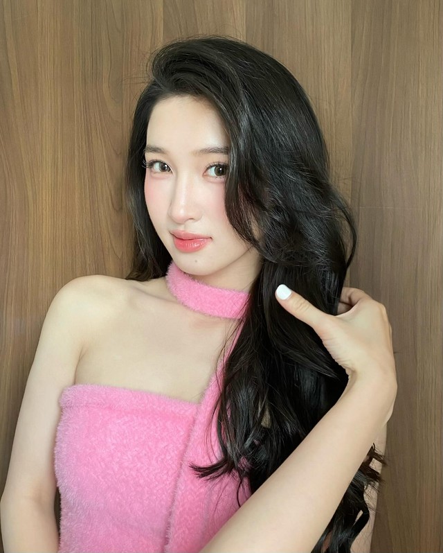 Ảnh một năm trước của &Aacute; hậu Phương Nhi được chuy&ecirc;n gia trang điểm 'đ&agrave;o lại' - Ảnh 3.