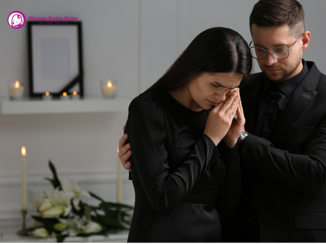 B&agrave; bầu đi đ&aacute;m ma n&ecirc;n mang theo g&igrave;? - Ảnh 2.