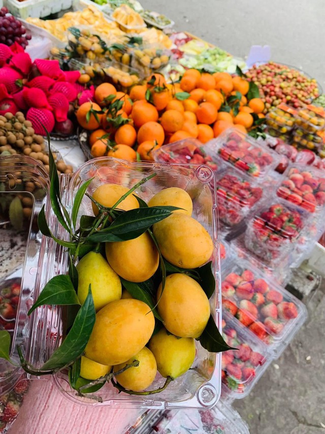 Chợ Việt bán một loại quả vàng ươm, thơm nức được ví như thuốc bổ khiến chị em thi nhau “săn đón” - Ảnh 4. Chợ Việt bán một loại quả vàng ươm, thơm nức được ví như thuốc bổ khiến chị em thi nhau “săn đón” - Ảnh 4.