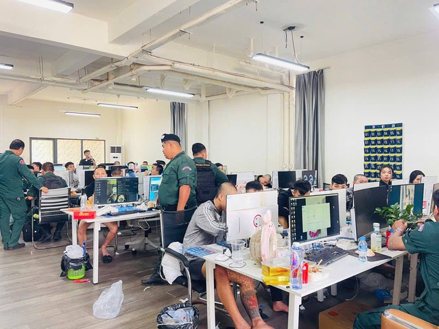 Triệt ph&aacute; đường d&acirc;y lừa đảo quốc tế chiếm đoạt 300 tỷ đồng tại Việt Nam - Ảnh 2.