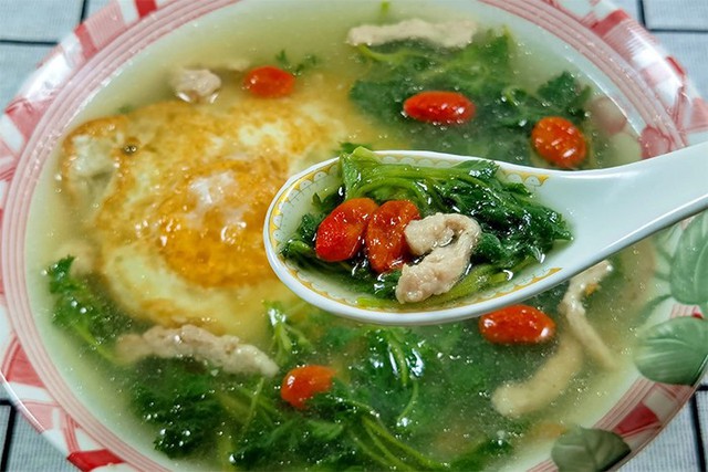 Rau ngải cứu - thảo dược trường sinh gi&uacute;p chị em trẻ đẹp mỗi ng&agrave;y - Ảnh 3.