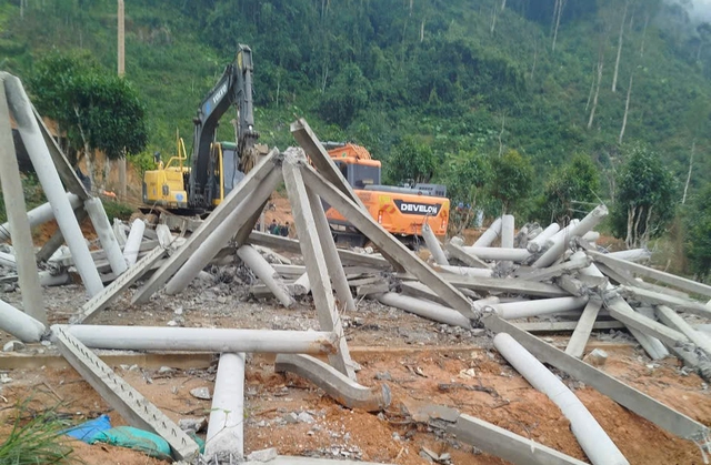 C&ocirc;ng tr&igrave;nh x&acirc;y tr&aacute;i ph&eacute;p tr&ecirc;n đất ch&egrave; Shan Tuyết ở Th&aacute;i Nguy&ecirc;n bị th&aacute;o dỡ - Ảnh 1.